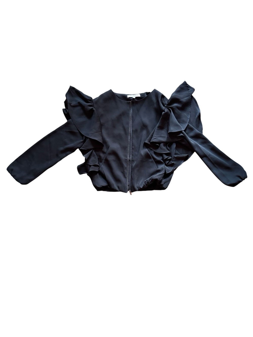 ✨ Free Generation black ruffle top
Size S✨